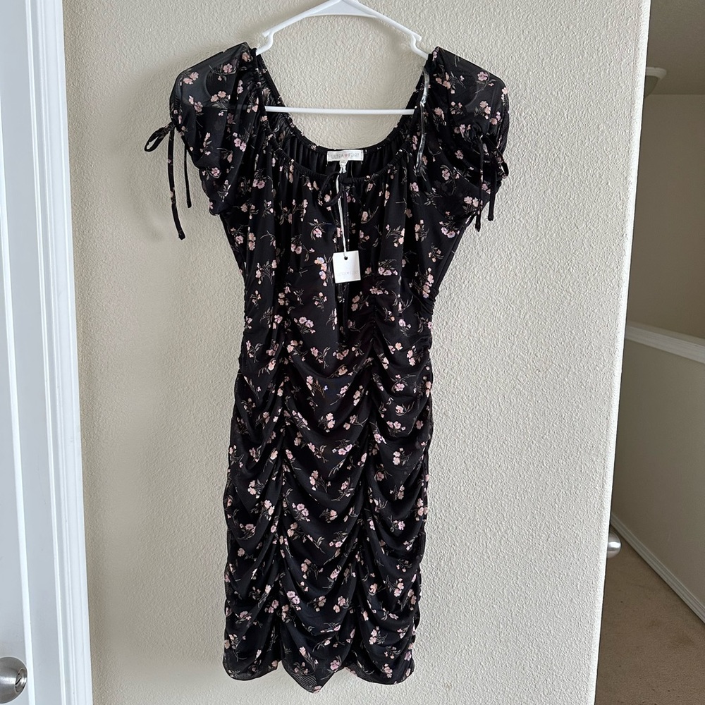 Black floral flower scrunch body con dress nwt boutique